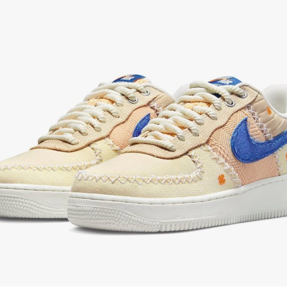 Nike Women's Air Force 1 LA Flea 🌼